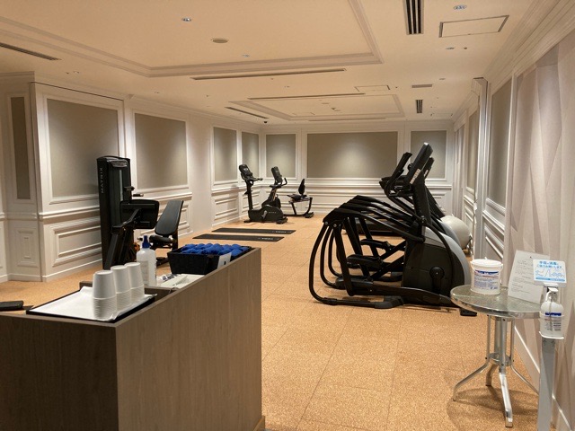 東京マリオットホテル フィットネスサロン_トレーニング機器01