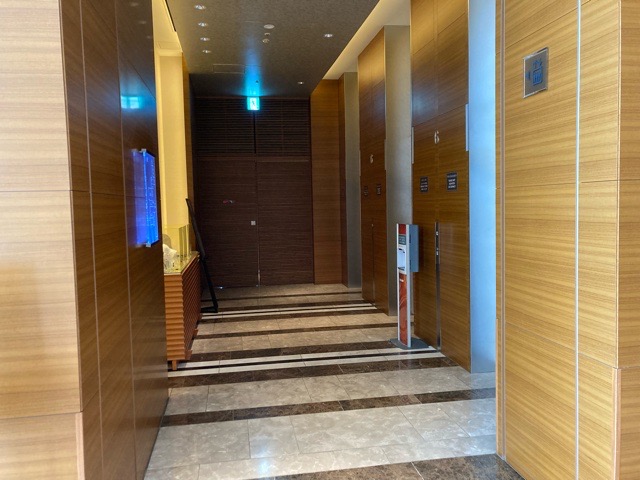 シェラトングランドホテル広島滞在記_フロントから客室まで_エレベーターホール